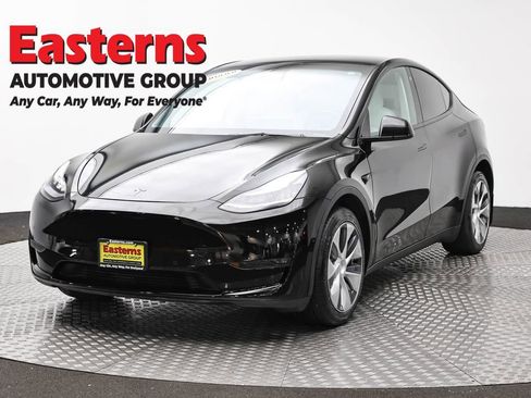 Used 2021 Tesla Model Y Long Range AWD/4WD image 1