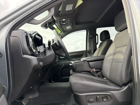 Used 2024 Chevrolet Silverado 3500 LT w/ Convenience Package image 10