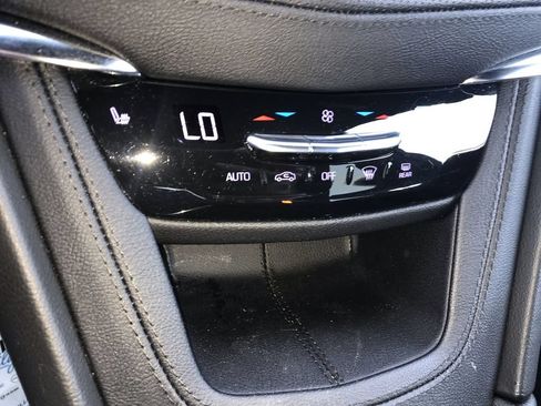 Used 2022 Cadillac XT5 Premium Luxury AWD/4WD image 19