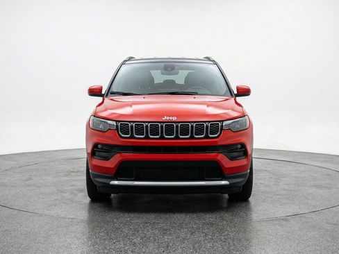 Used 2025 Jeep Compass Limited image 2