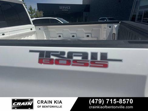 Used 2020 Chevrolet Silverado 1500 LT Trail Boss AWD/4WD image 9