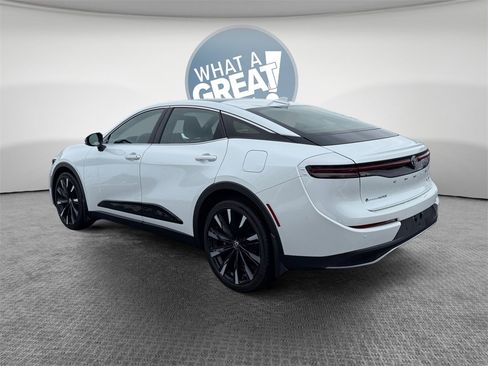 Used 2024 Toyota Crown Platinum image 6