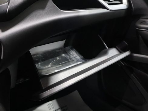 Used 2024 GMC Terrain SLE image 31