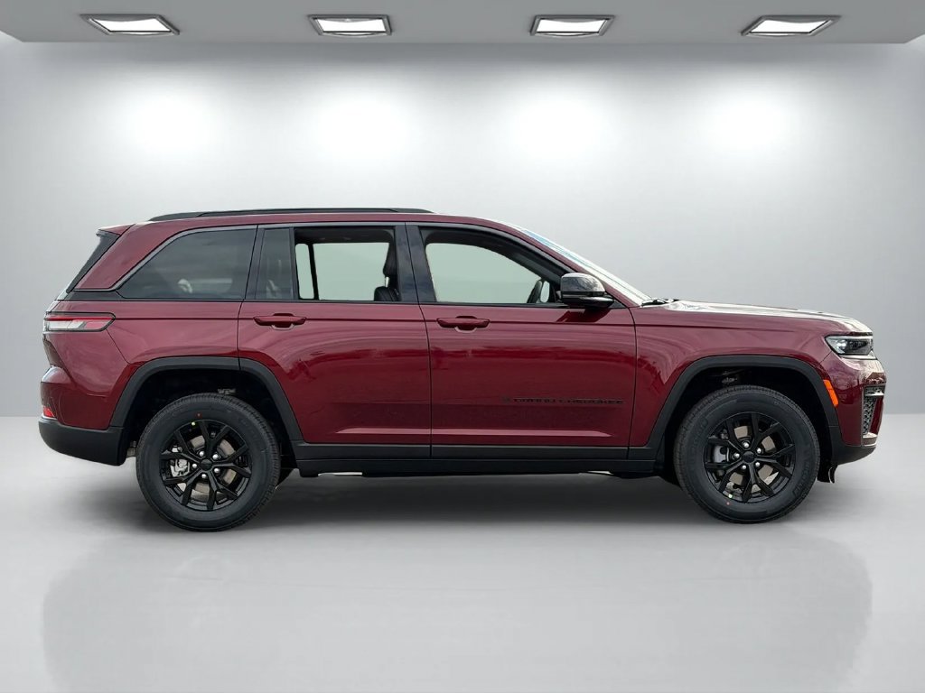 New 2026 Jeep Grand Cherokee Altitude RWD image 7