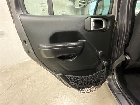 Used 2018 Jeep Wrangler Unlimited Sport image 18