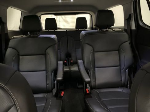 Used 2023 GMC Acadia SLT image 18