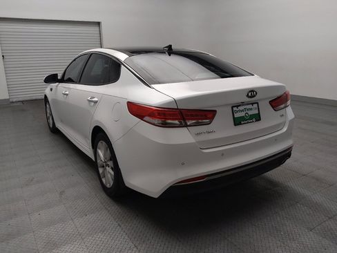 Used 2017 Kia Optima EX w/ Premium Package FWD image 5