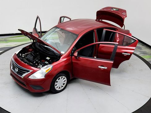 Used 2018 Nissan Versa SV image 17