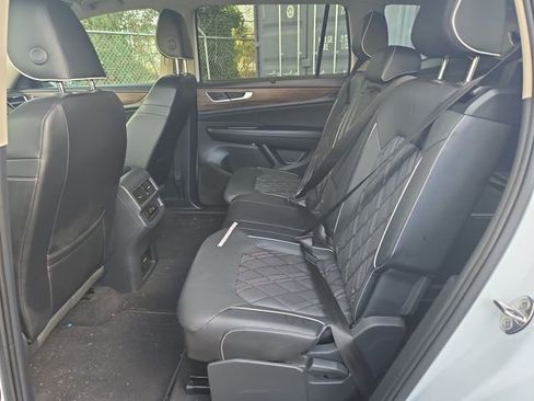 Certified 2024 Volkswagen Atlas SEL Premium R-Line image 11