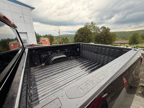 Used 2025 GMC Sierra 1500 SLT AWD/4WD image 11
