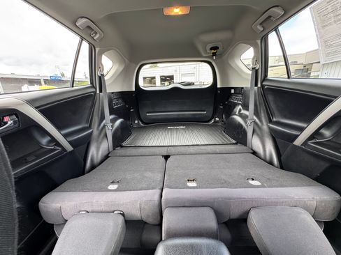 Used 2016 Toyota RAV4 XLE FWD image 31