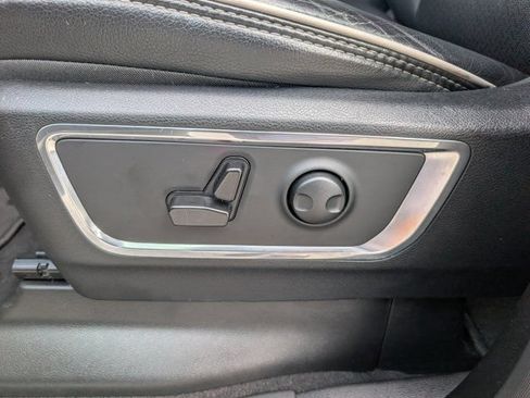 Used 2025 RAM 1500 Laramie AWD/4WD image 15