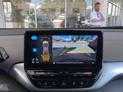 Certified 2022 Volkswagen ID.4 Pro RWD image 4