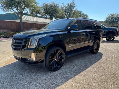 Used 2018 Cadillac Escalade Luxury image 12
