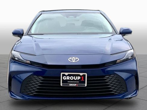 Used 2025 Toyota Camry LE FWD image 4