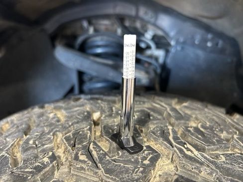 Used 2021 Toyota Tundra 4x4 CrewMax image 16