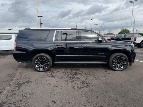 Used 2018 GMC Yukon XL Denali w/ Denali Ultimate Package AWD/4WD image 3