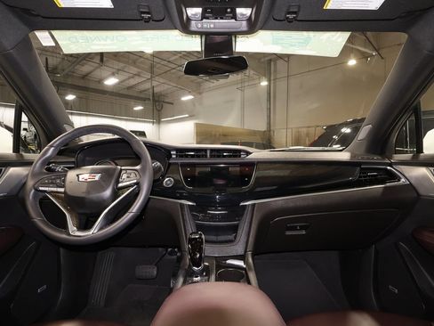 Certified 2024 Cadillac XT6 Premium Luxury AWD/4WD image 29