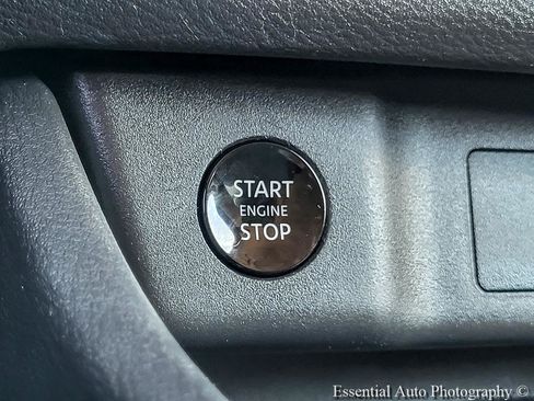 Used 2024 Nissan Rogue SV FWD image 19