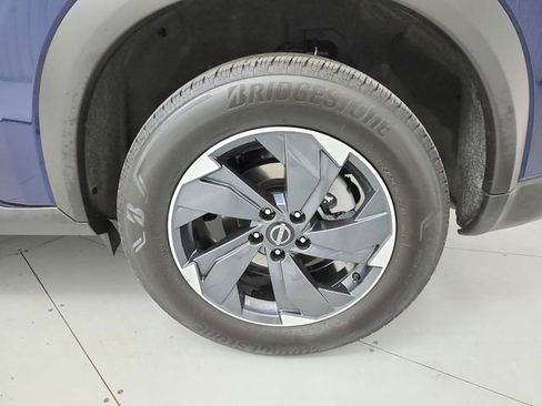 Used 2025 Nissan Rogue SV image 46