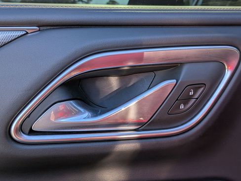 Used 2024 GMC Yukon AT4 w/ Technology Package image 28