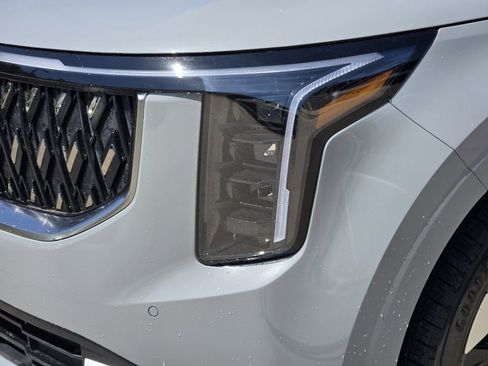 New 2026 Kia Carnival EX FWD image 7