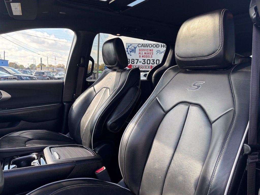 Used 2025 Chrysler Pacifica Limited FWD image 12
