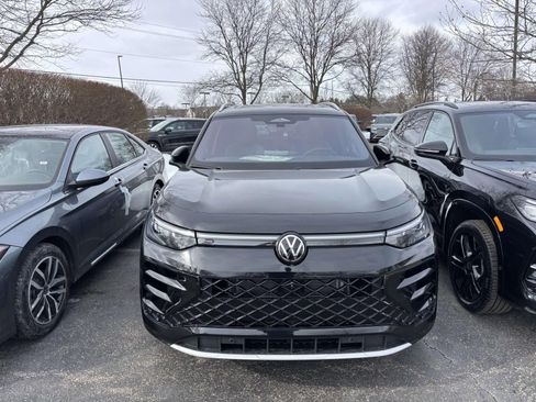 New 2026 Volkswagen Tiguan SEL R-Line AWD/4WD image 2