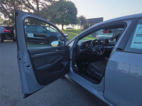 New 2026 Volkswagen GTI SE FWD image 11
