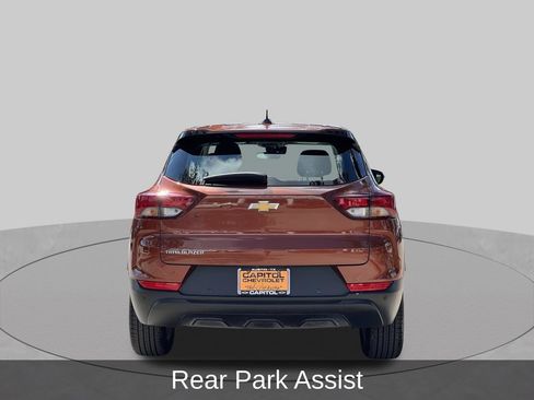 Used 2021 Chevrolet TrailBlazer LS FWD image 4