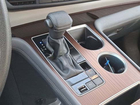 Used 2024 Toyota Sienna LE image 18