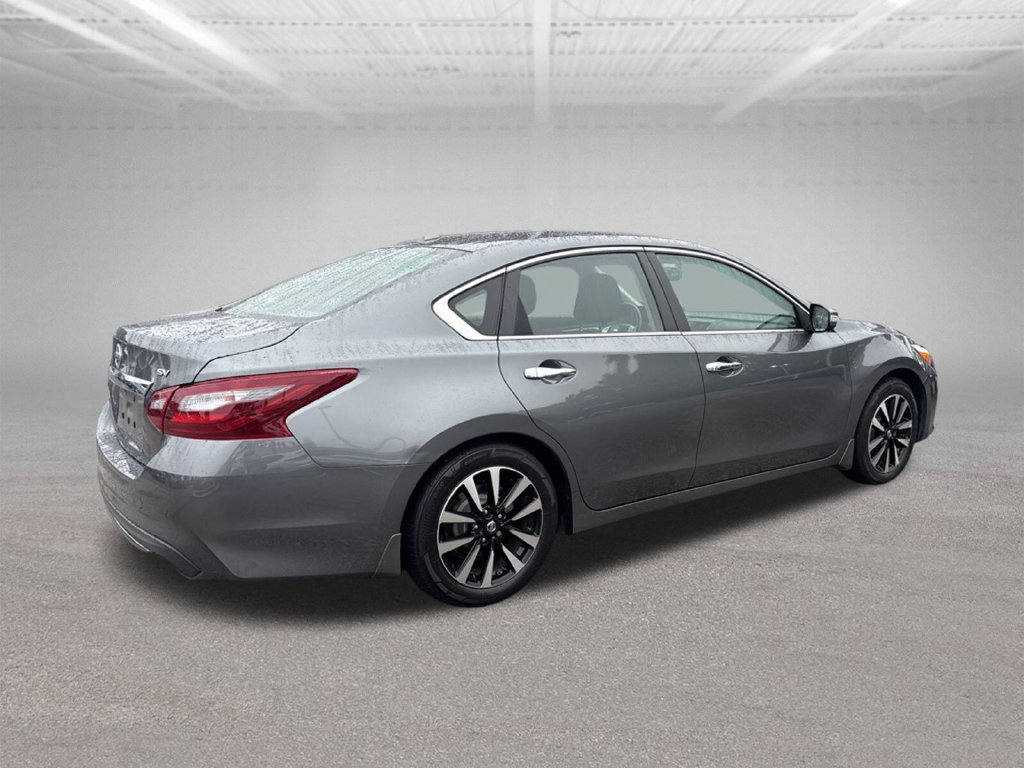 Used 2018 Nissan Altima 2.5 SV w/ 2.5 SV Technology Package FWD image 3