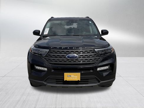 Certified 2023 Ford Explorer XLT w/ Equipment Group 202A AWD/4WD image 2