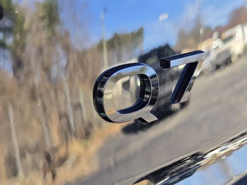 New 2025 Audi Q7 3.0T Prestige image 9