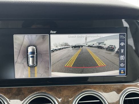 Used 2017 Mercedes-Benz E 400 E 400 Luxury image 27