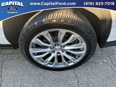 Used 2021 GMC Yukon XL Denali w/ Denali Premium Package image 13