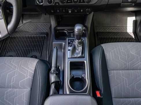 Used 2022 Toyota Tacoma TRD Sport image 22