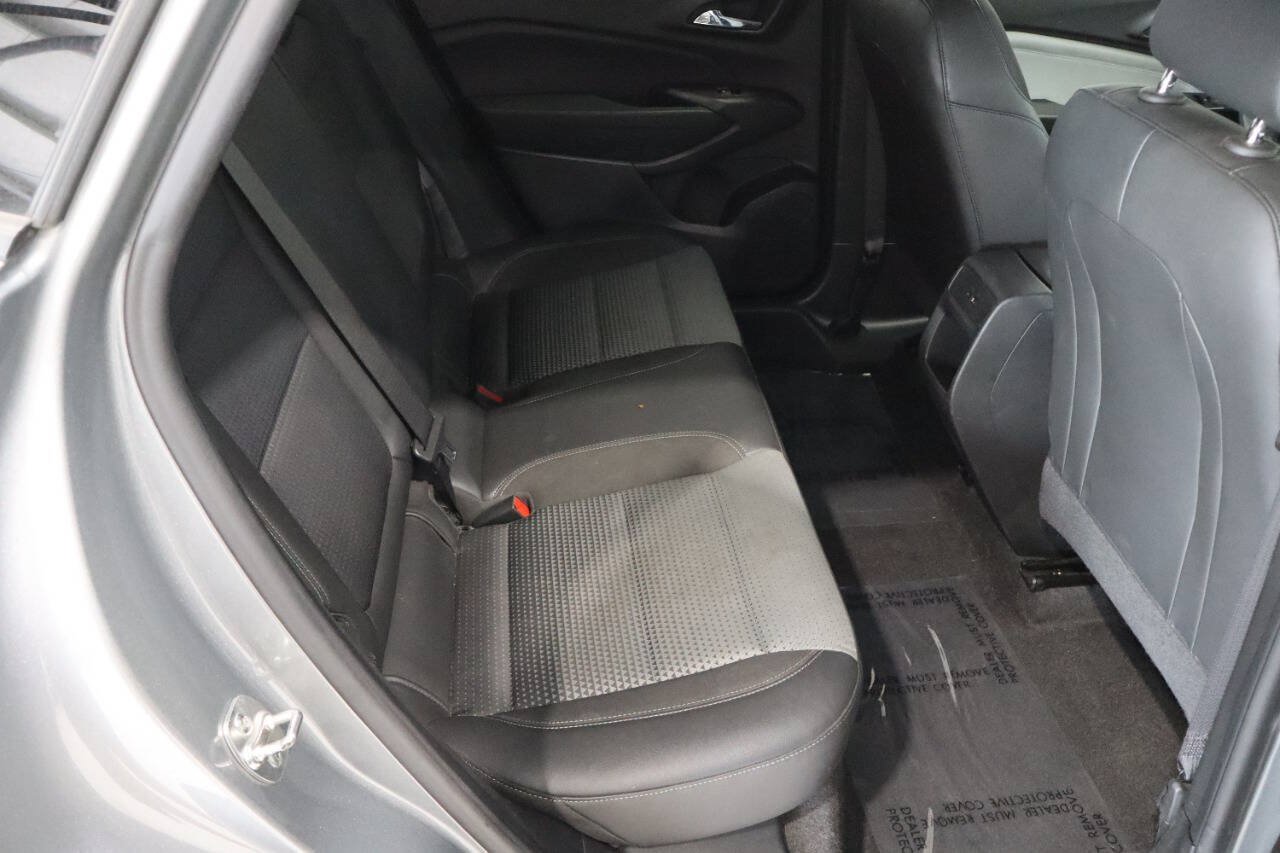Used 2024 Chevrolet Trax LT FWD image 12