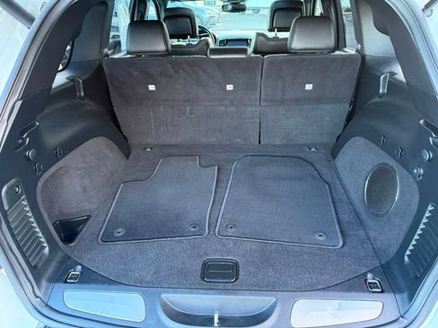 Used 2020 Jeep Grand Cherokee Overland image 28