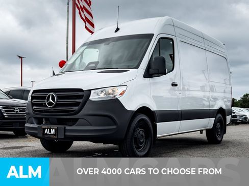 Used 2025 Mercedes-Benz Sprinter 2500 image 2