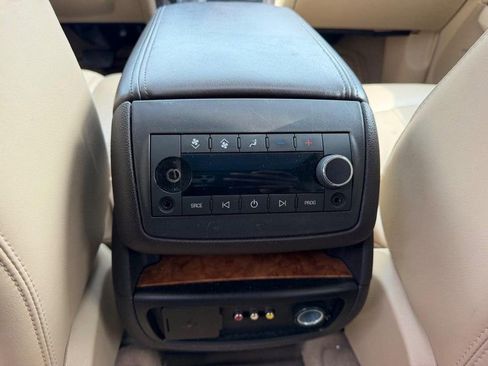 Used 2010 Buick Enclave CXL w/ Trailering Provision Package FWD image 11