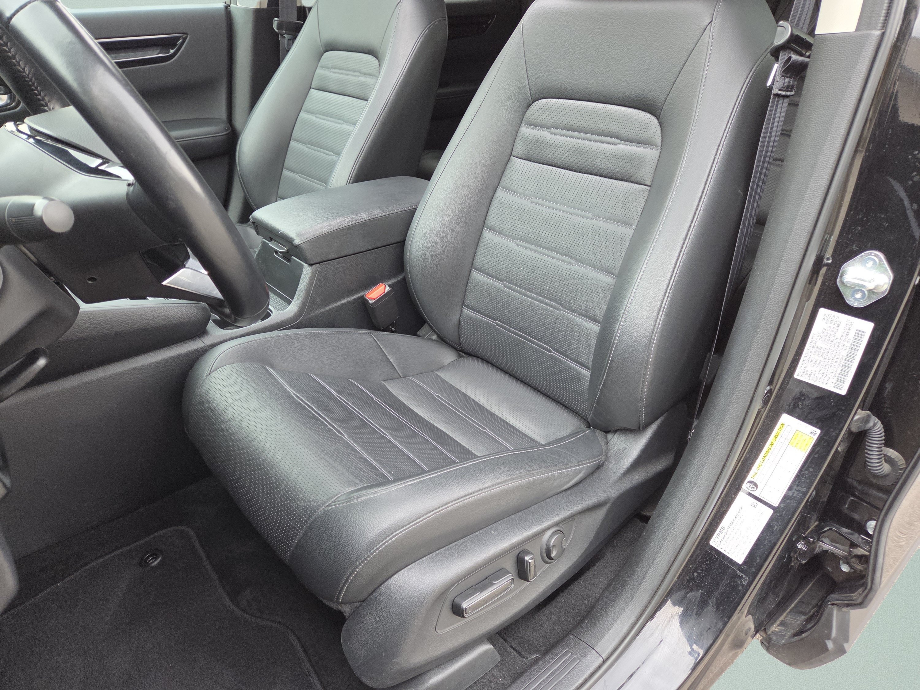 Used 2025 Honda CR-V EX-L image 6