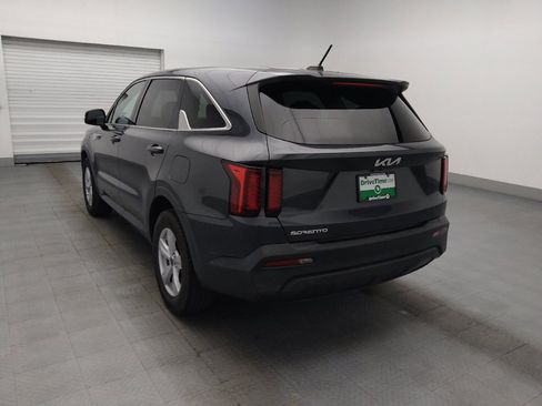 Used 2023 Kia Sorento LX FWD image 5