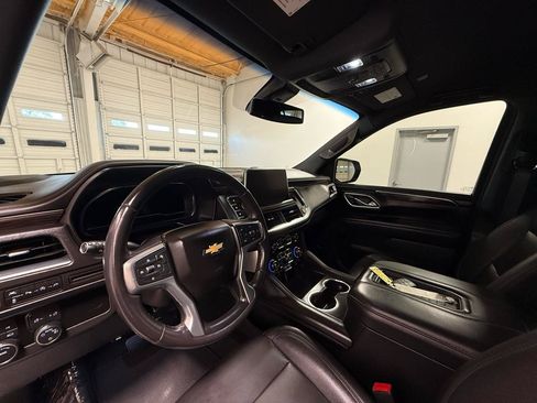 Used 2022 Chevrolet Suburban LT AWD/4WD image 12