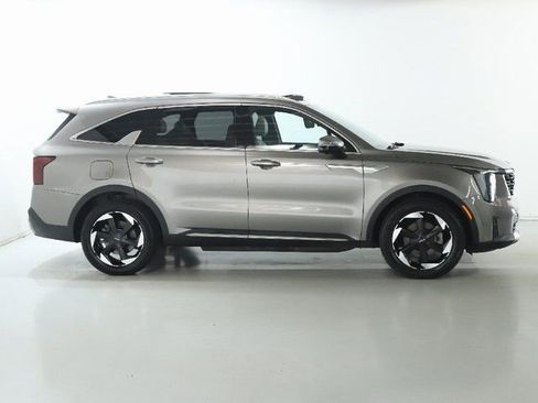 Used 2025 Kia Sorento SX Prestige AWD/4WD image 11