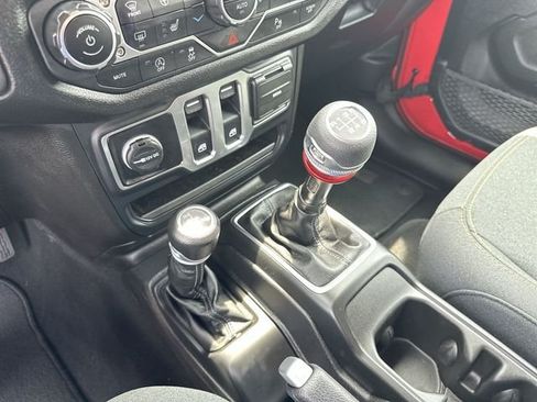Used 2025 Jeep Wrangler Sport AWD/4WD image 22