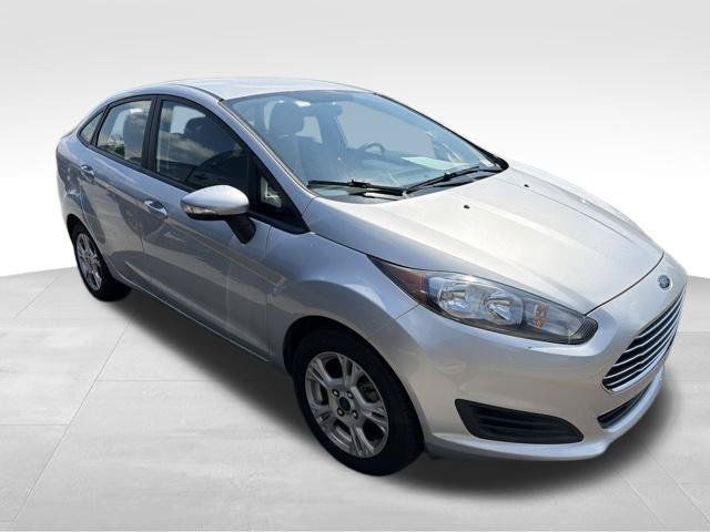 Used 2014 Ford Fiesta SE FWD image 2