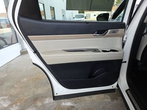 Used 2021 Hyundai Palisade Limited w/ Winter Package image 45