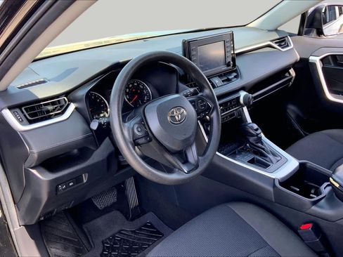 Used 2022 Toyota RAV4 LE FWD image 17