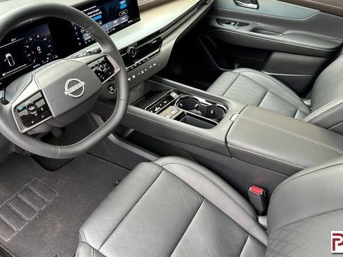 Used 2025 Nissan Murano Platinum image 10